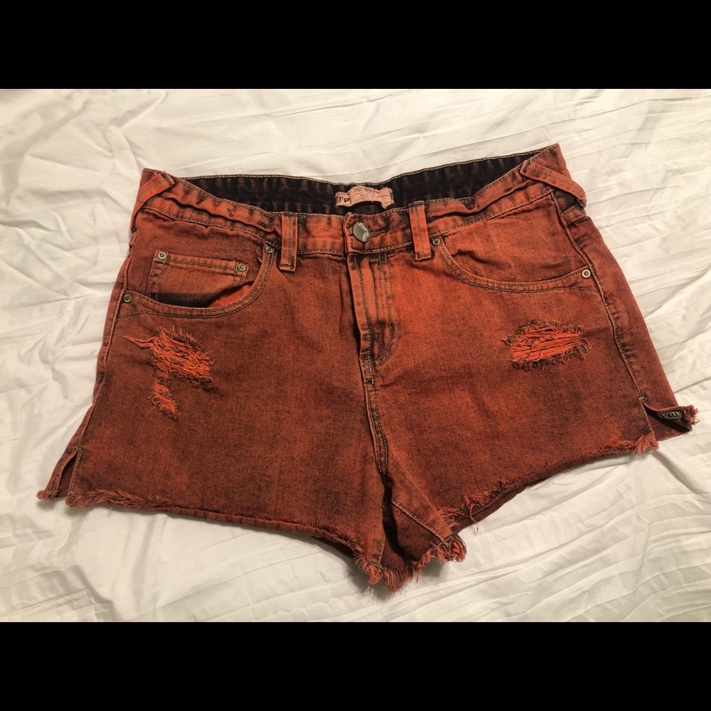 free people red acid wash shorts!